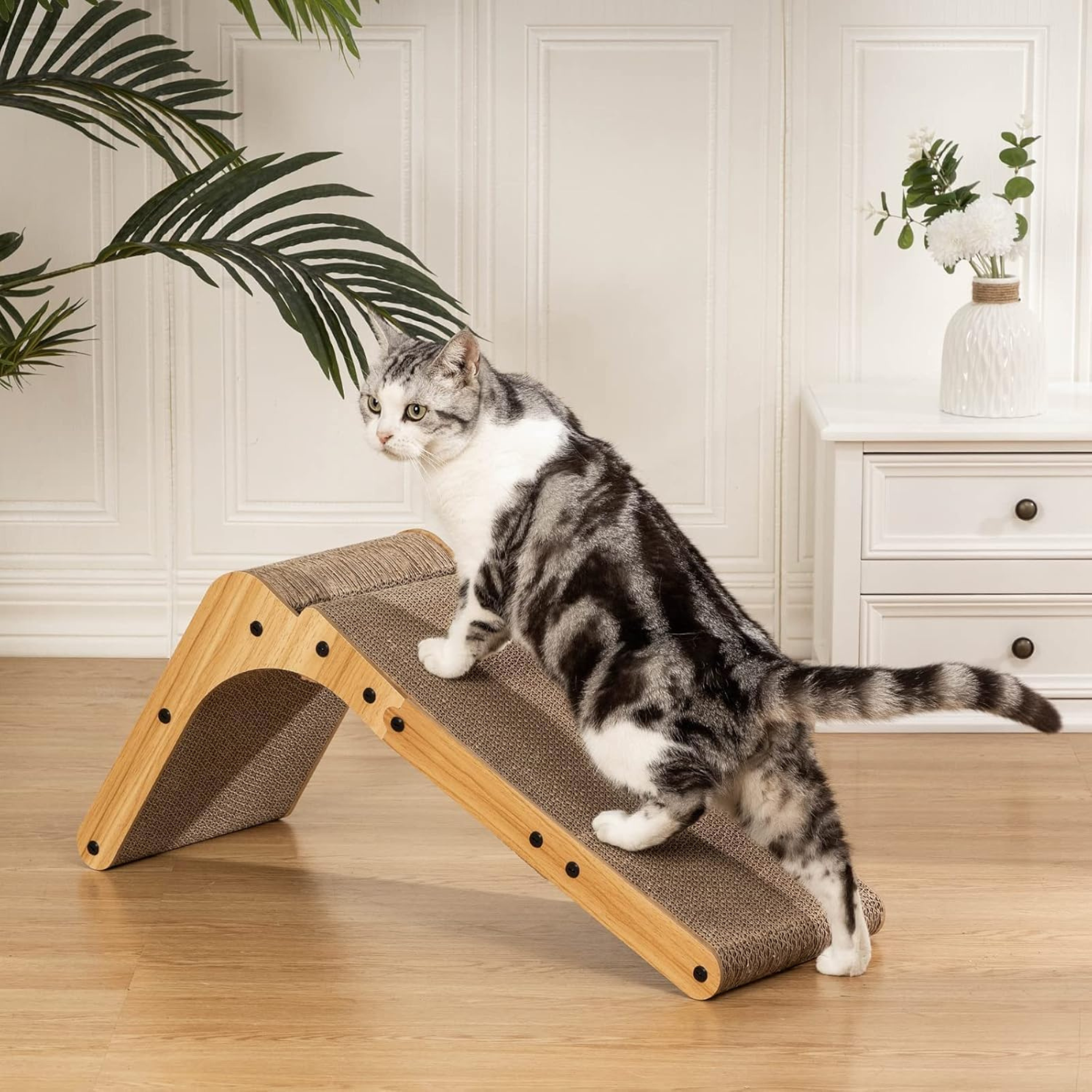 Catzy Scratcher - Bútorvédő Kaparófa Macskajáték